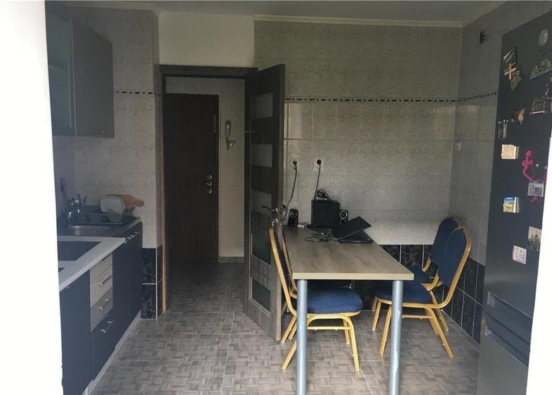 Apartament cu 2 camere decomandat în Crângași