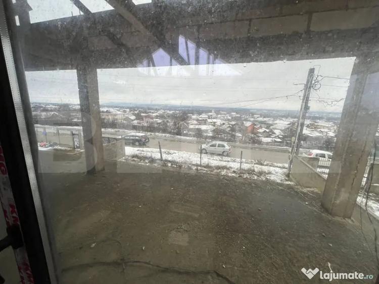 Casă cu 6 camere cu Teren 500 Mp în Central