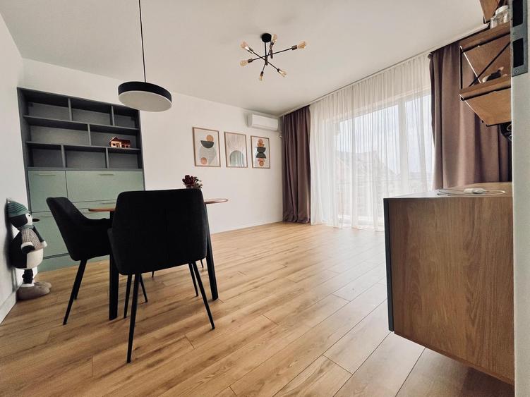 Apartament cu 3 camere decomandat în Central