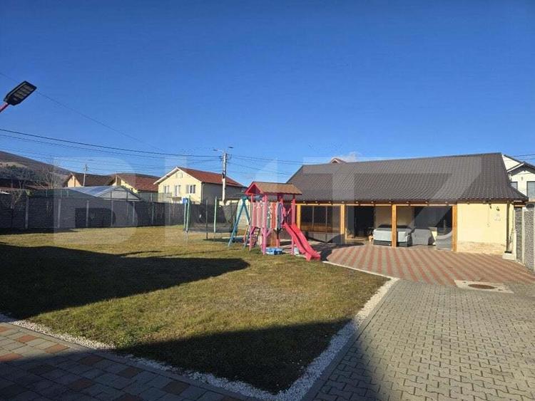 Casă cu 3 camere cu Teren 400 Mp în Central