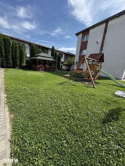 Apartament cu 3 camere semidecomandat în Florești