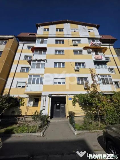 Apartament cu 2 camere decomandat în Rovine