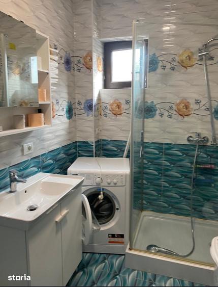Casă cu 10 camere cu Teren 300 Mp în Central