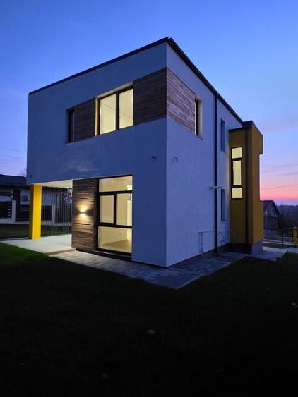 Casă cu 4 camere cu Teren 550 Mp în Bucium
