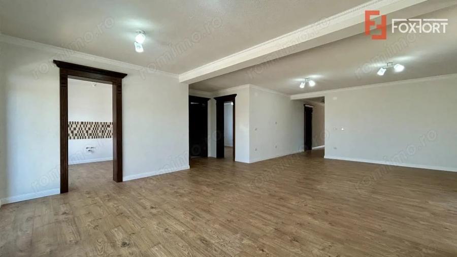 Casă cu 4 camere cu Teren 650 Mp în Ghiroda