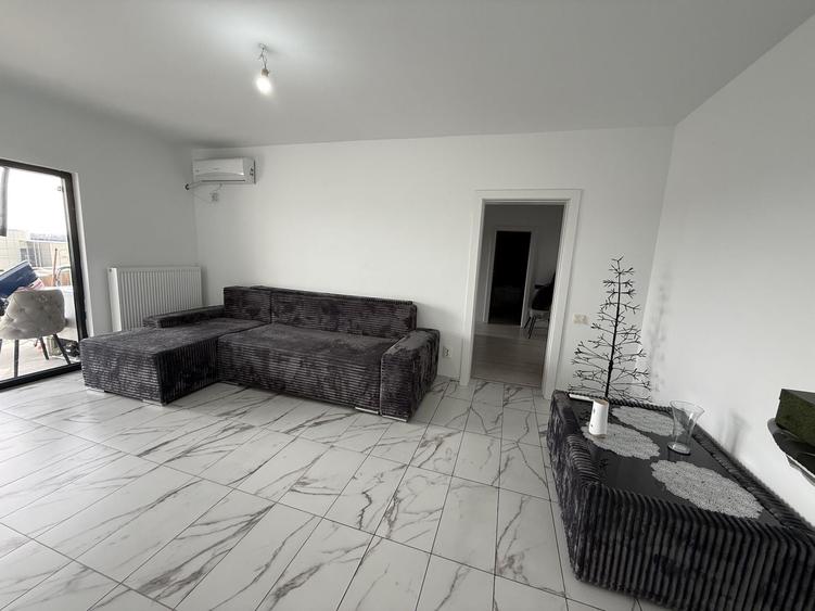 Apartament cu 3 camere semidecomandat, mobilat în Rahova