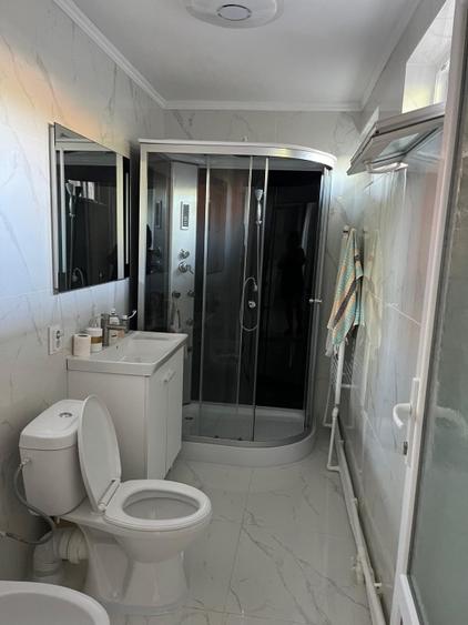 Casă individuală cu 4 camere cu Canalizare în Central