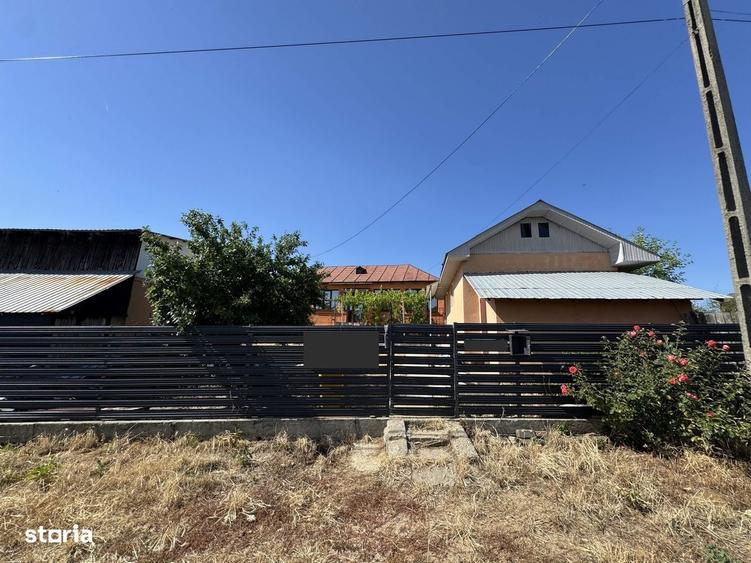 Casă cu 4 camere în Buicești