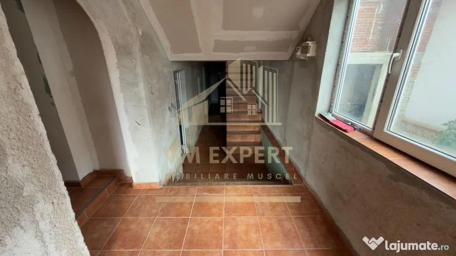 Casă cu 4 camere cu Teren 1000 Mp în Albești