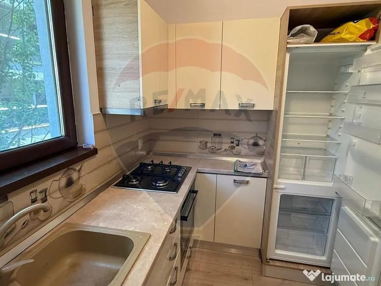 Apartament cu 3 camere decomandat în Aviației