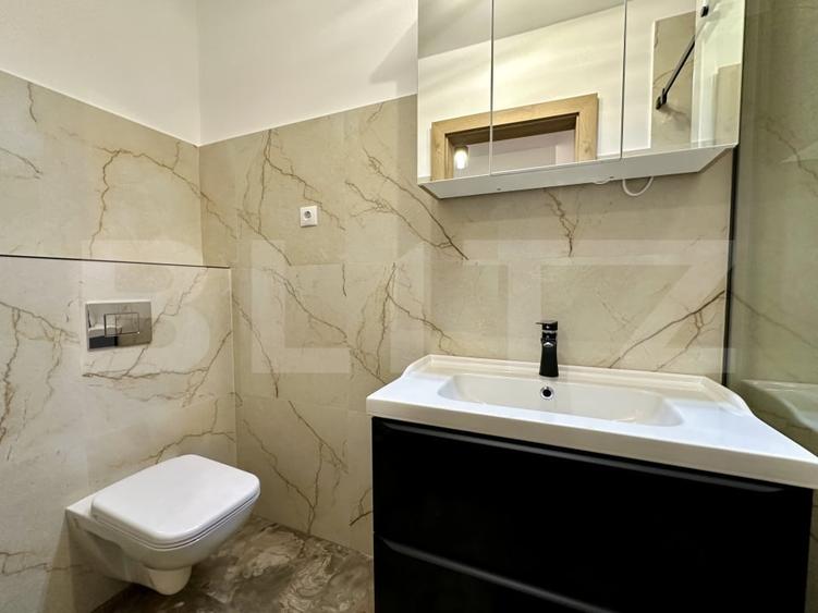 Apartament cu 3 camere semidecomandat, mobilat în Florești