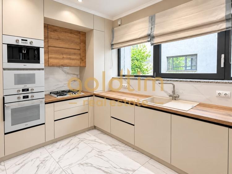 Apartament cu 4 camere semidecomandat, mobilat în Herăstrău