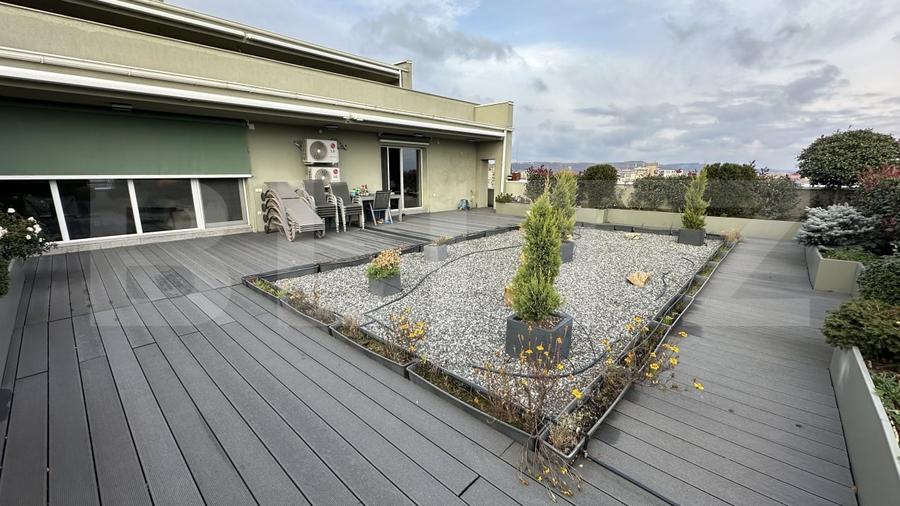 Apartament cu 3 camere decomandat, mobilat în Nufărul