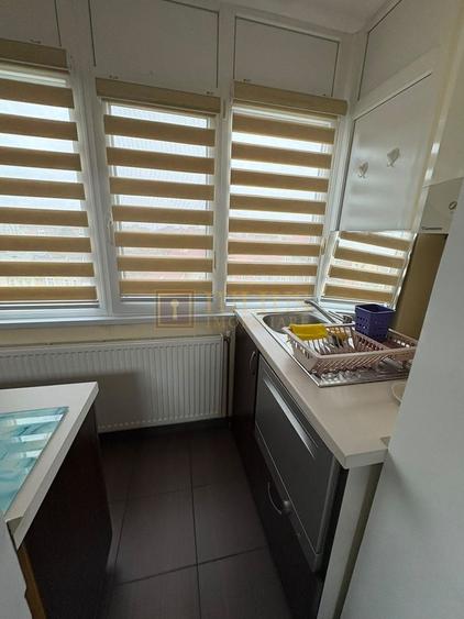 Apartament cu 3 camere decomandat în Lunei