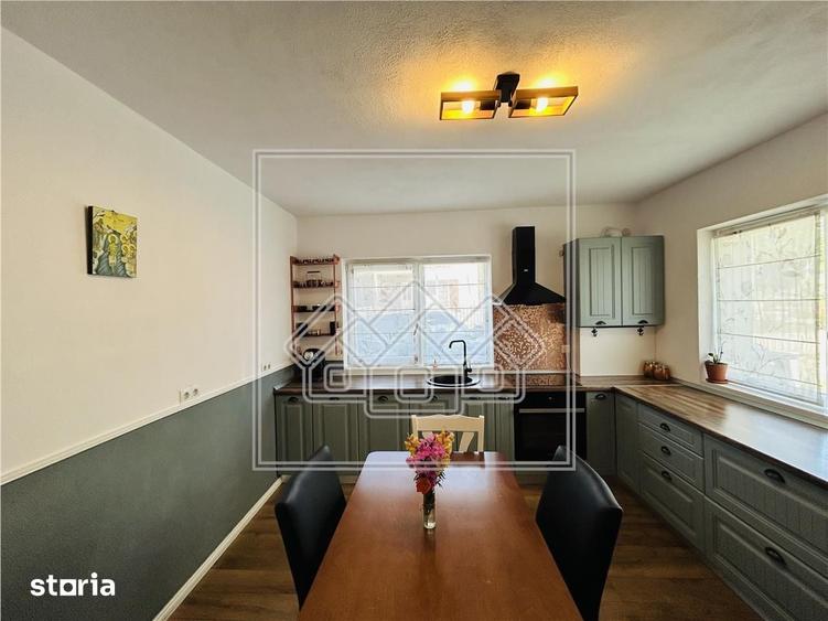 Casă cu 4 camere cu Teren 211 Mp în Roșia