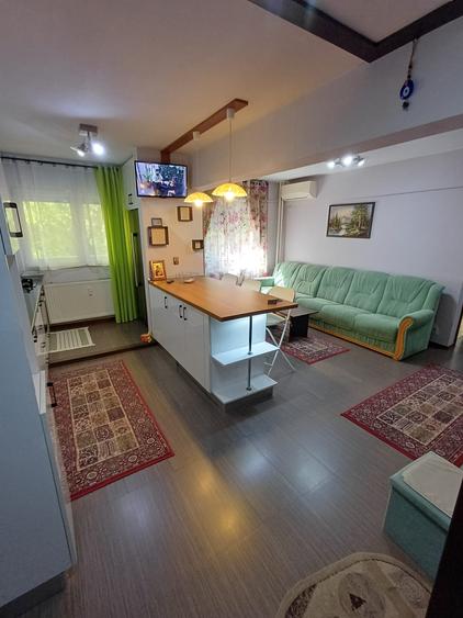 Apartament cu 3 camere semidecomandat în Pantelimon