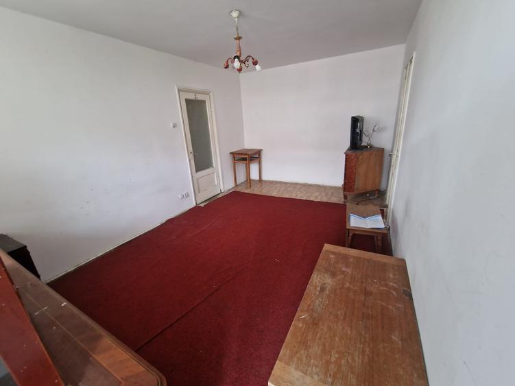 Apartament cu 2 camere semidecomandat în Titan