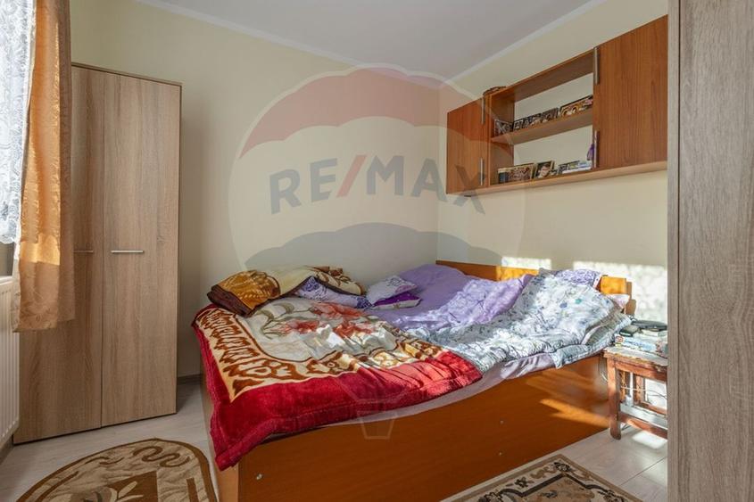 Casă individuală cu 6 camere cu Teren 266 Mp în Șagului