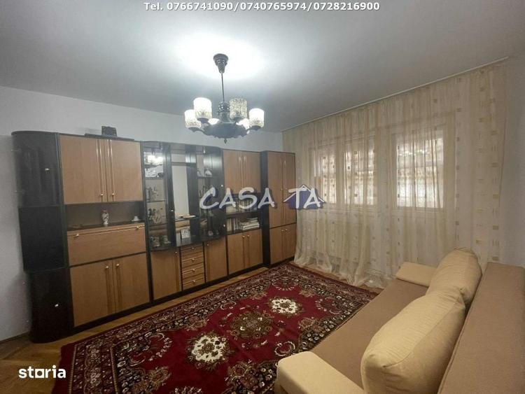 Apartament cu 4 camere decomandat în Central