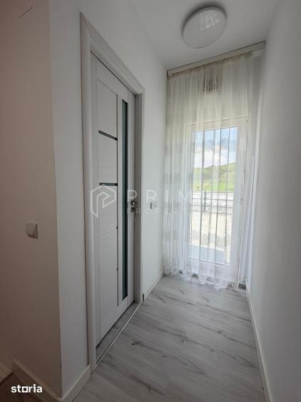 Casă cu 4 camere cu Teren 400 Mp în Crăciunești
