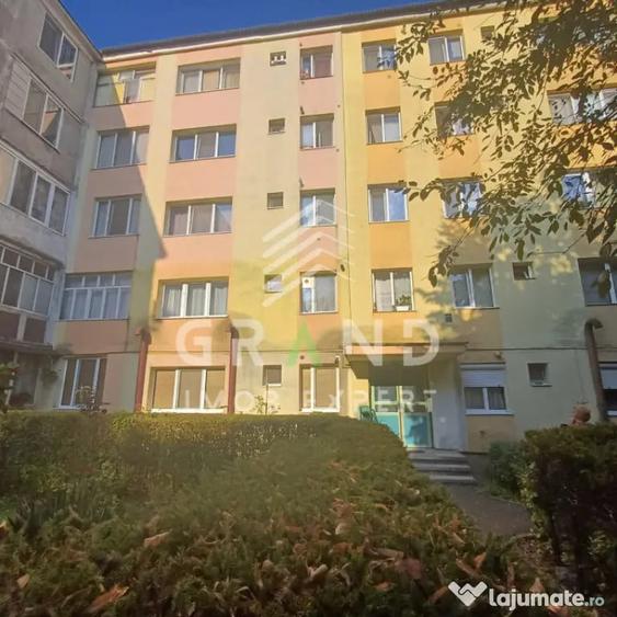 Apartament cu 2 camere decomandat în Est