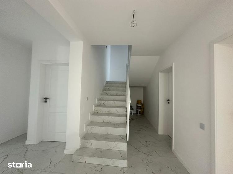 Casă cu 5 camere cu Teren 492 Mp în Oncea
