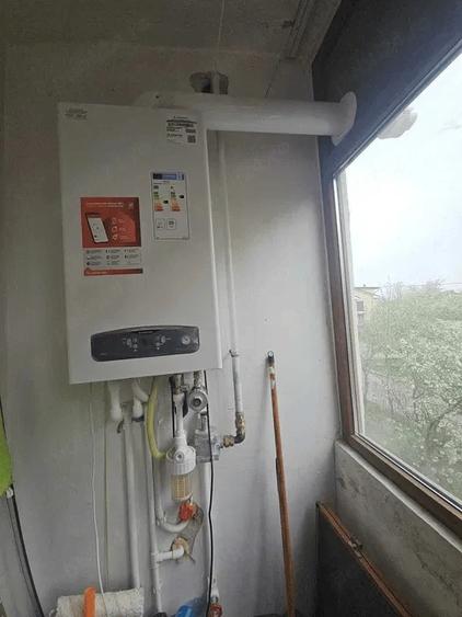Apartament cu 3 camere semidecomandat în Central
