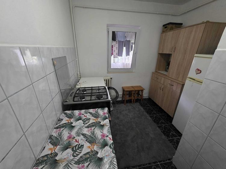 Garsonieră decomandată în Nicolina