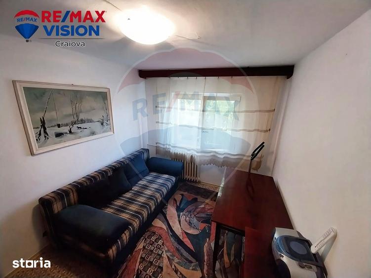 Apartament cu 3 camere decomandat în Valea Rosie
