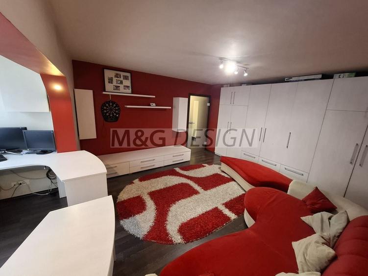 Apartament cu 3 camere decomandat, mobilat în Lunei