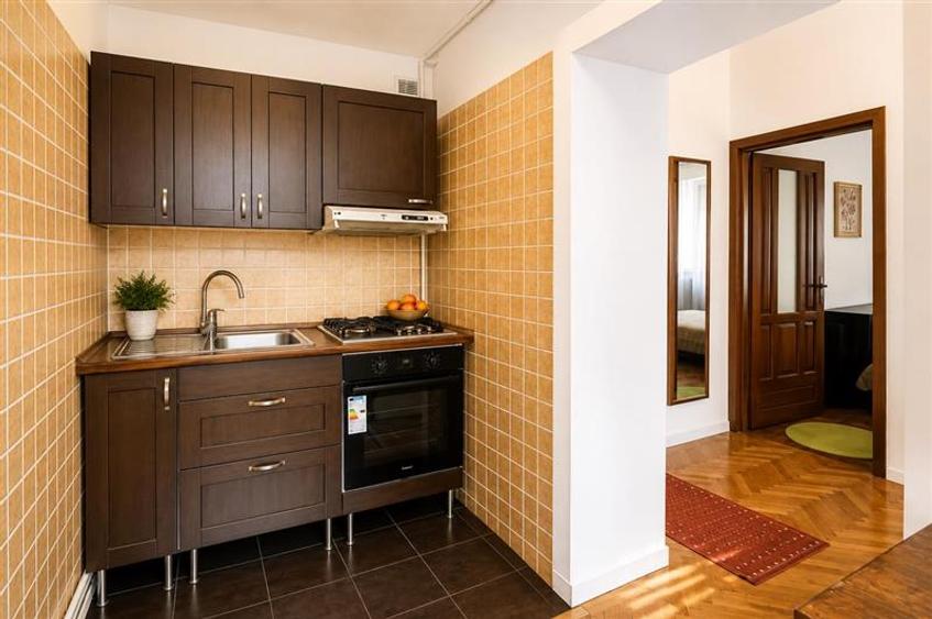 Apartament cu 2 camere decomandat, mobilat în Centrul Istoric