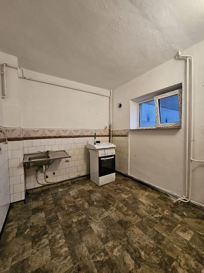Apartament cu 3 camere decomandat în Războieni