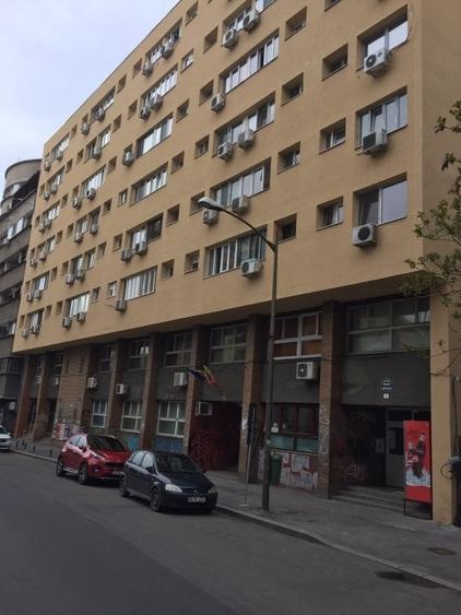 Garsoniera ultracentrala, mobilata , etaj 3, bloc solid, termoiz, langa Cismigiu - 13