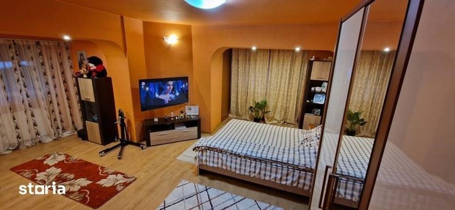 Apartament cu 3 camere decomandat în Țiglina 1