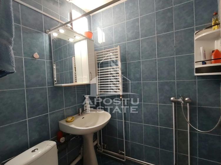 Garsonieră nedecomandată, mobilată în Buziașului
