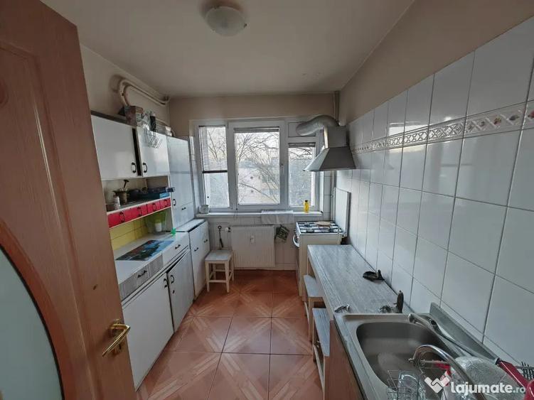 Apartament cu 2 camere semidecomandat în Titan