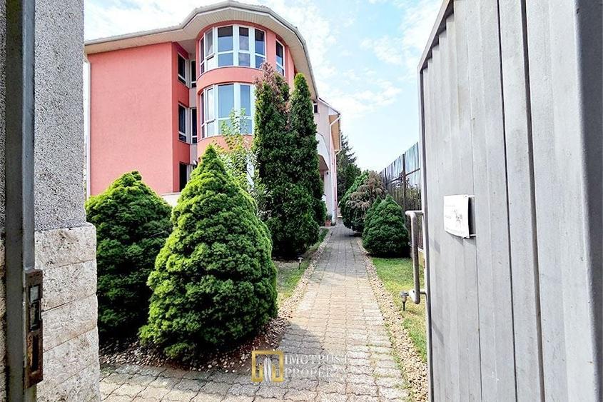 Casă individuală cu 10 camere cu Piscina în Aradul Nou