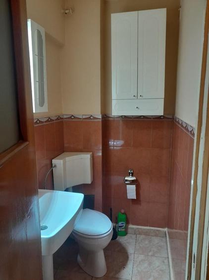 Apartament cu 3 camere semidecomandat în Drumul Taberei