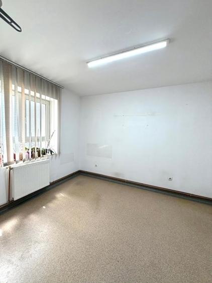Apartament cu 3 camere decomandat în Ștefan cel Mare