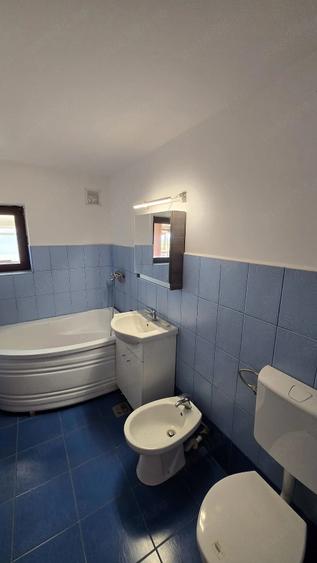 Casă cu Teren 6000 Mp în Racova