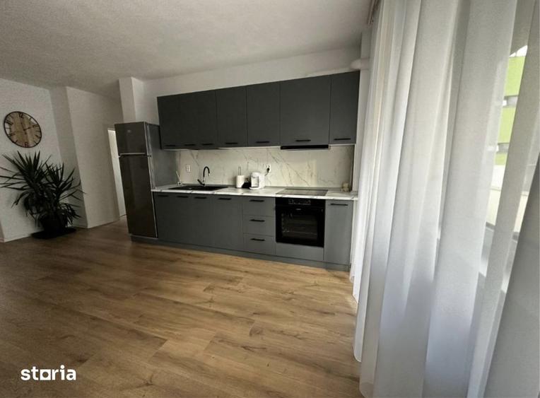 Apartament cu 3 camere decomandat, mobilat în Tolstoi