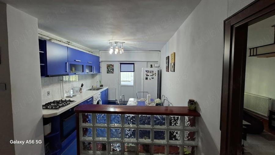 Apartament cu 3 camere decomandat în Scriitorilor