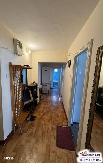 Apartament cu 3 camere decomandat în Micro 18