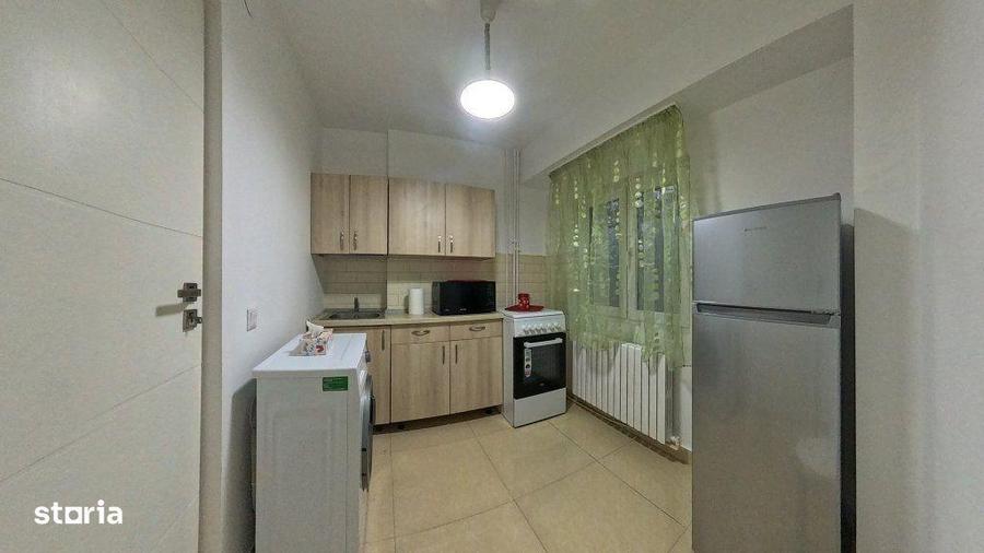 Apartament cu 3 camere decomandat în Berceni