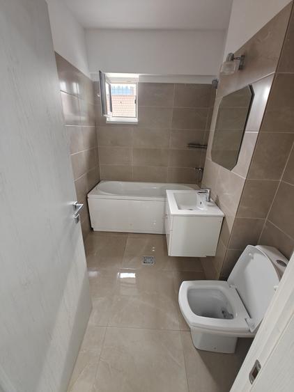 Apartament cu 3 camere decomandat în Popoveni