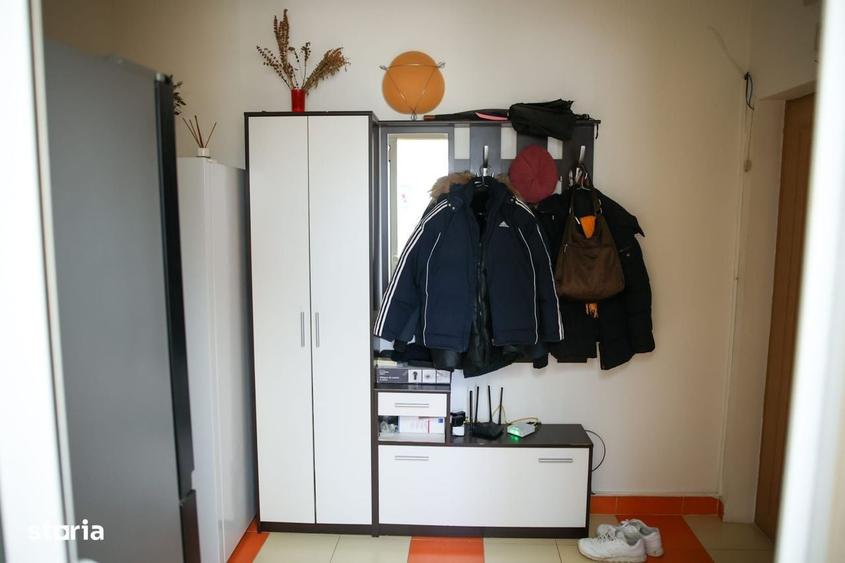 Apartament cu 4 camere semidecomandat în Central