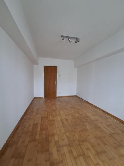 Apartament cu 2 camere decomandat în Sârbi