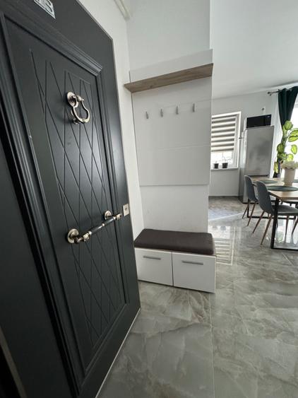 Apartament cu 2 camere semidecomandat în Giroc