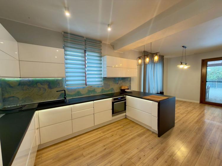 Duplex cu 5 camere cu Canalizare în Pipera