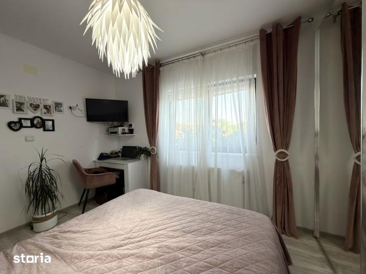 Casă cu 4 camere cu Teren 458 Mp în Sânmihaiu Român